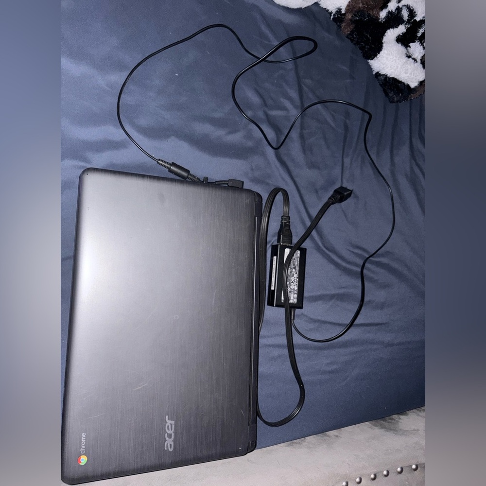 Acer Chromebook 11 - Silver Laptop with Charger
